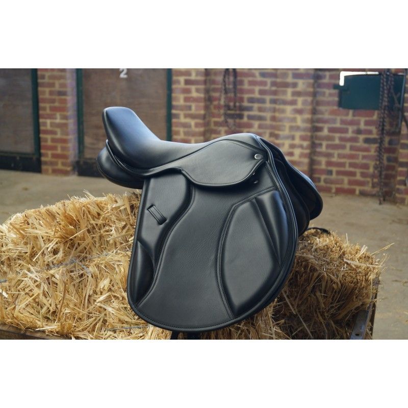 Show Saddle Synthetic Close Contact